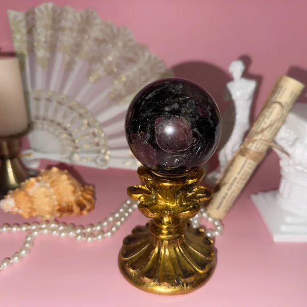 Garnet x Arfvedsonite Sphere
