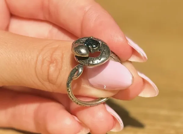 💠 Venum & Topaz Ring 🐍 - Image 5