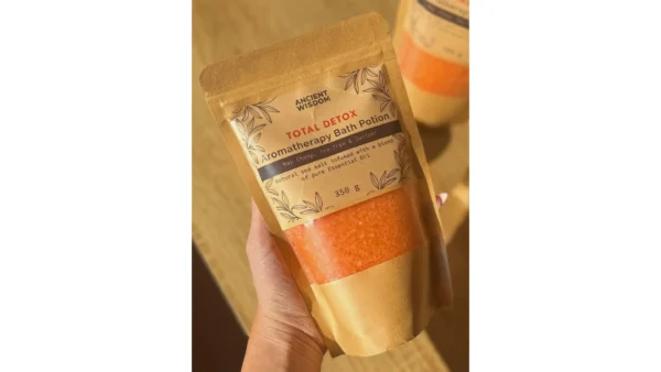 Aromatherapy Bath Potion - Total Detox - Image 2