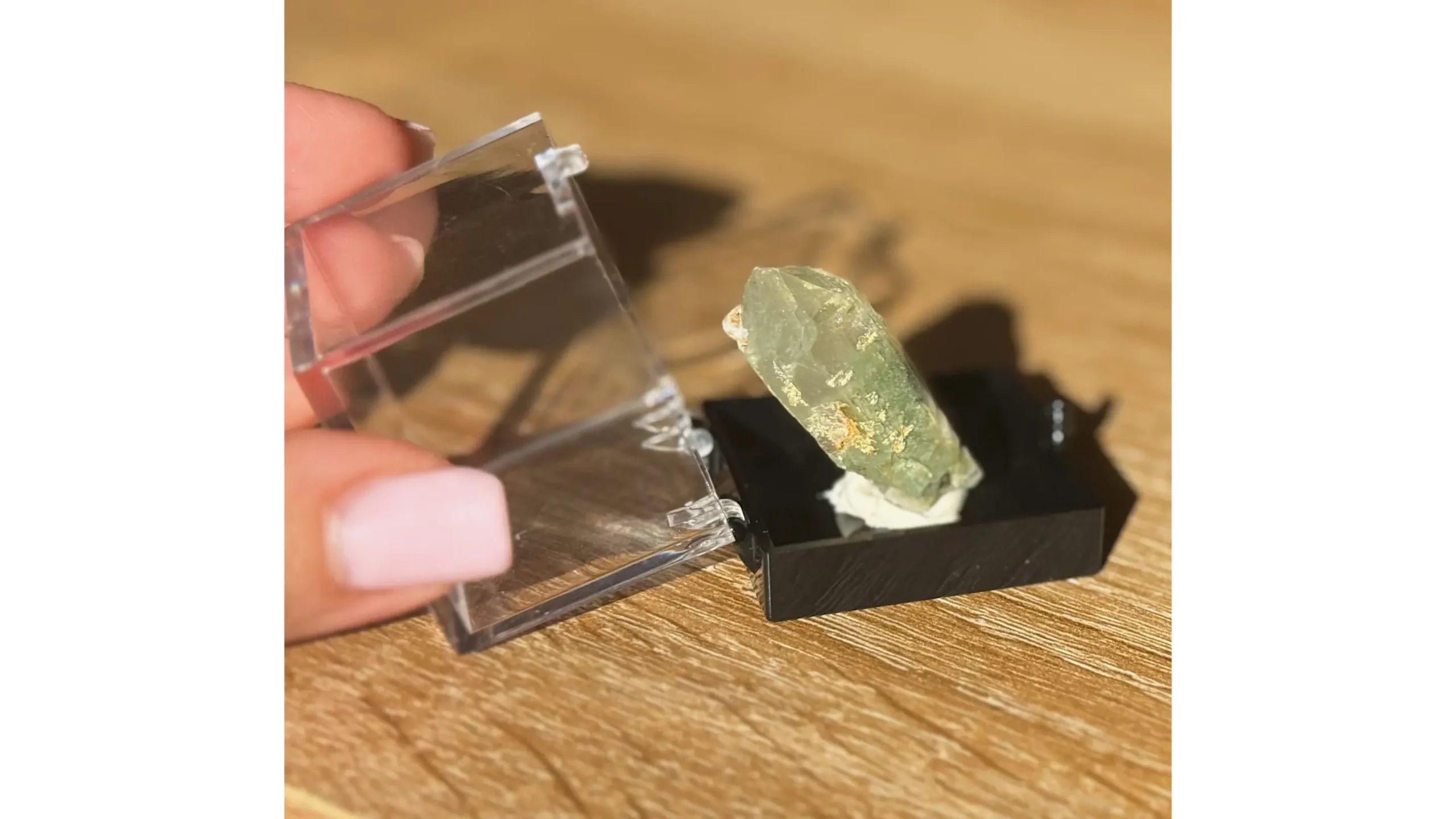 💚Prehnite Specimen Display Box✨ - Image 2