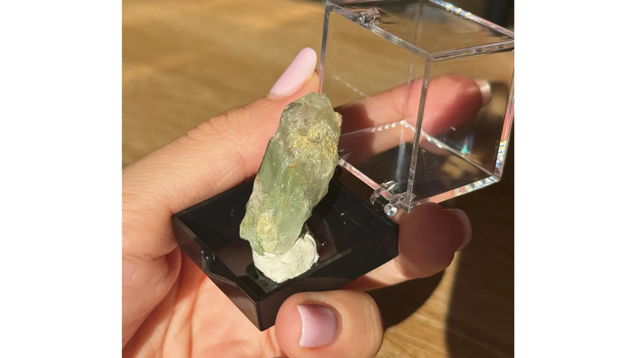 💚Prehnite Specimen Display Box✨ - Image 3