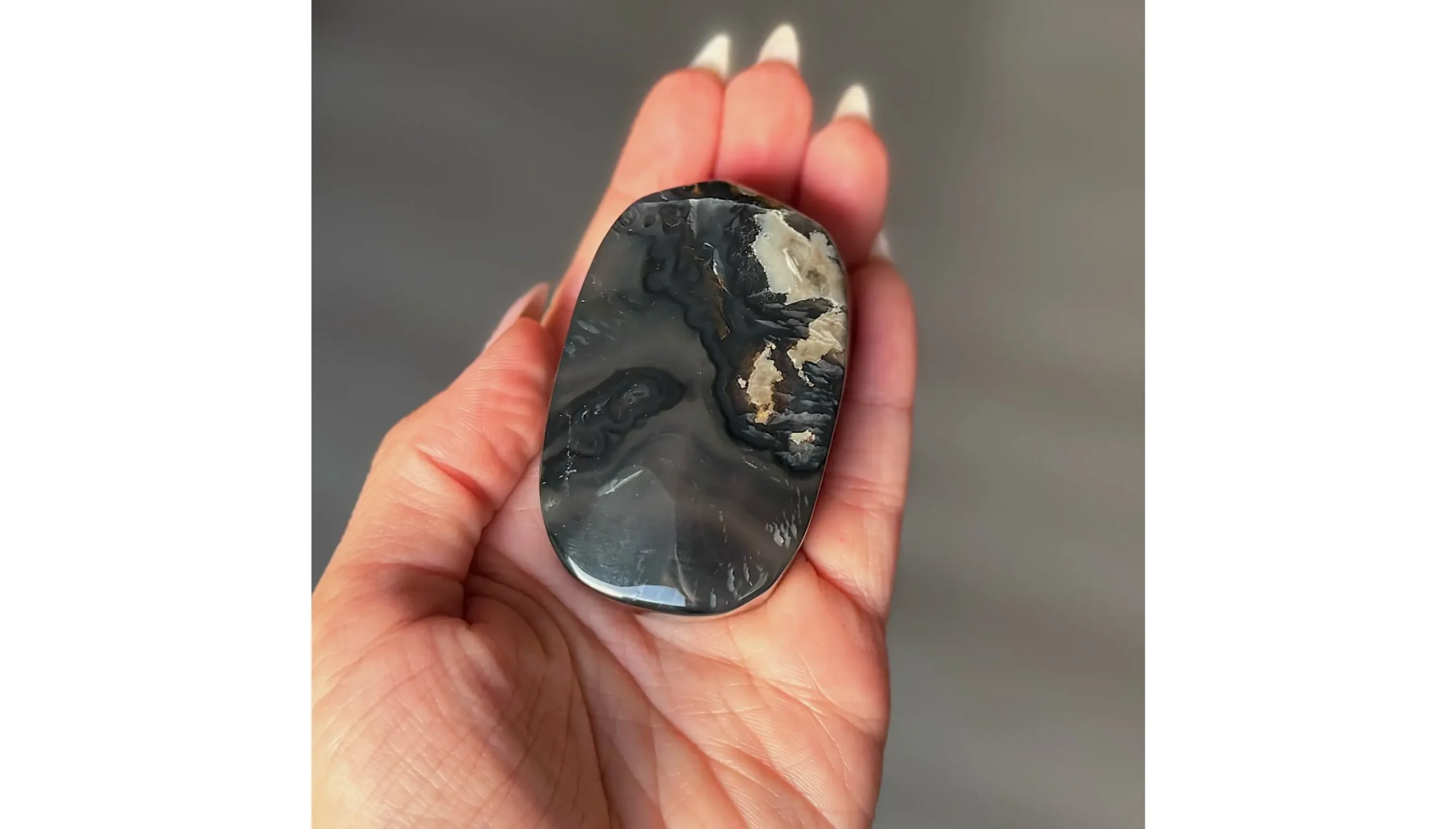 🌑💙The Drowned Oracle ~ Volcano Agate Palm Stone💙🌑