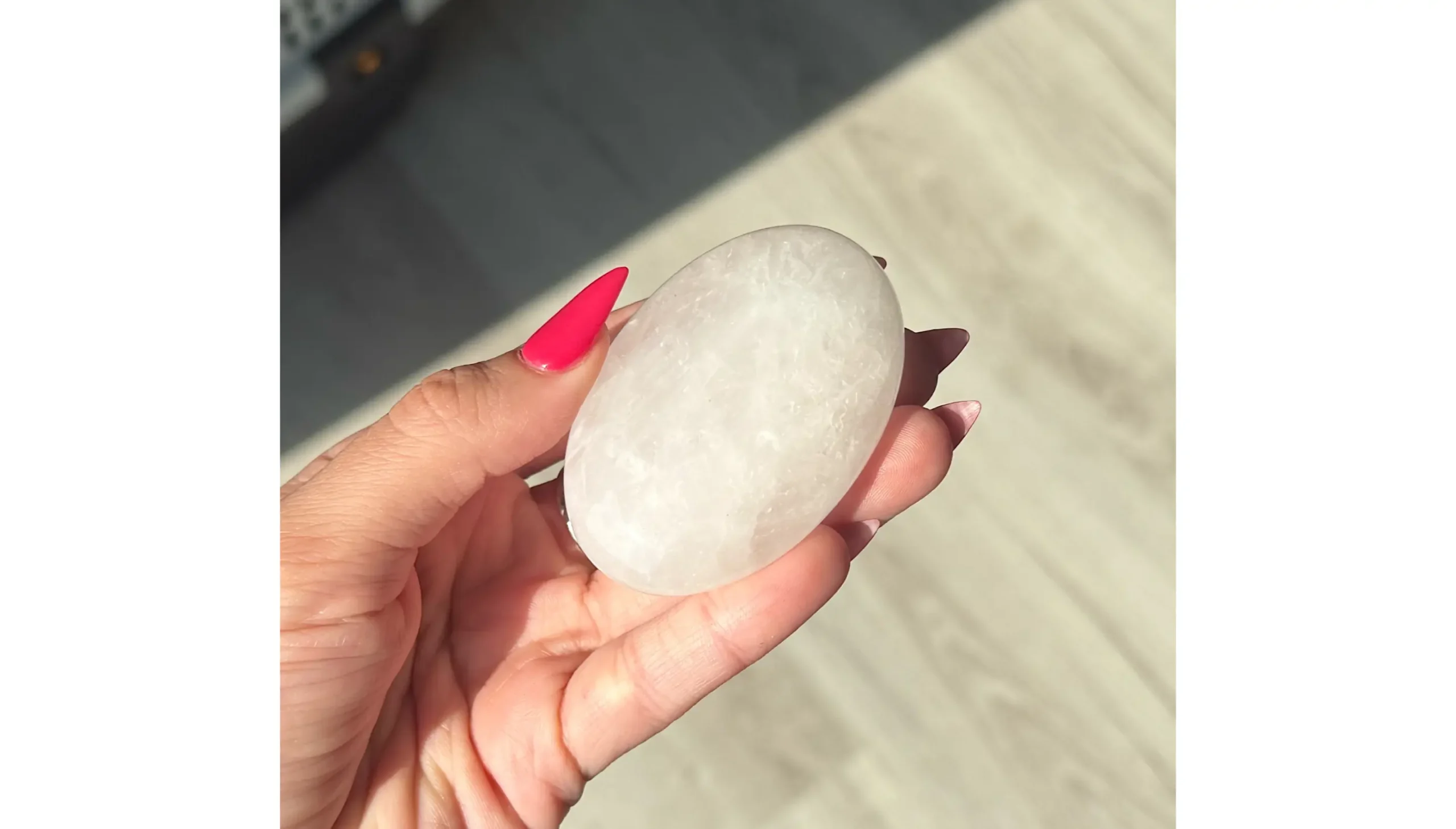 🤍✨Clear Quartz Palm Stone✨🤍
