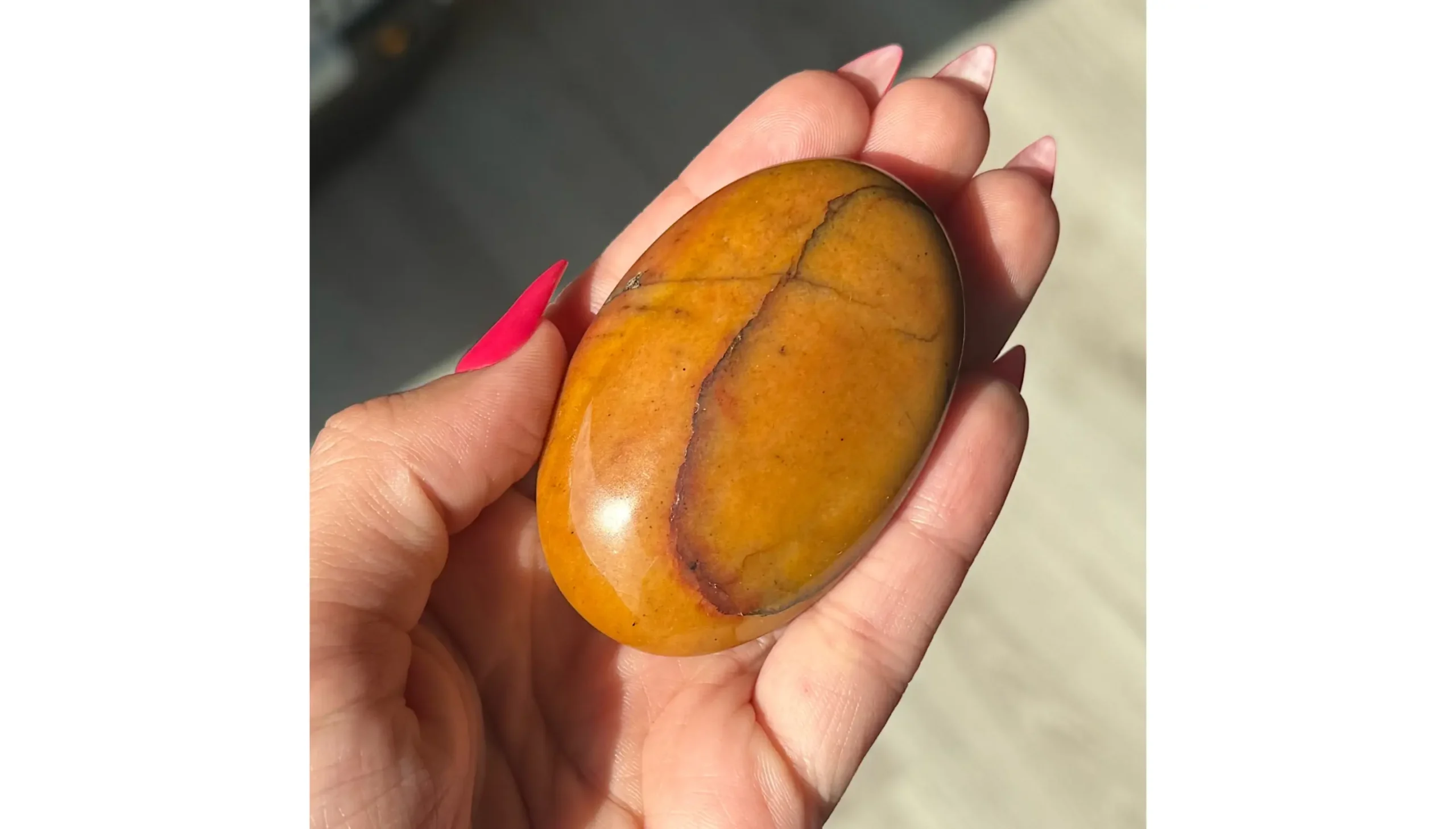 🧡🌍Mookaite Palm Stone🌍🧡