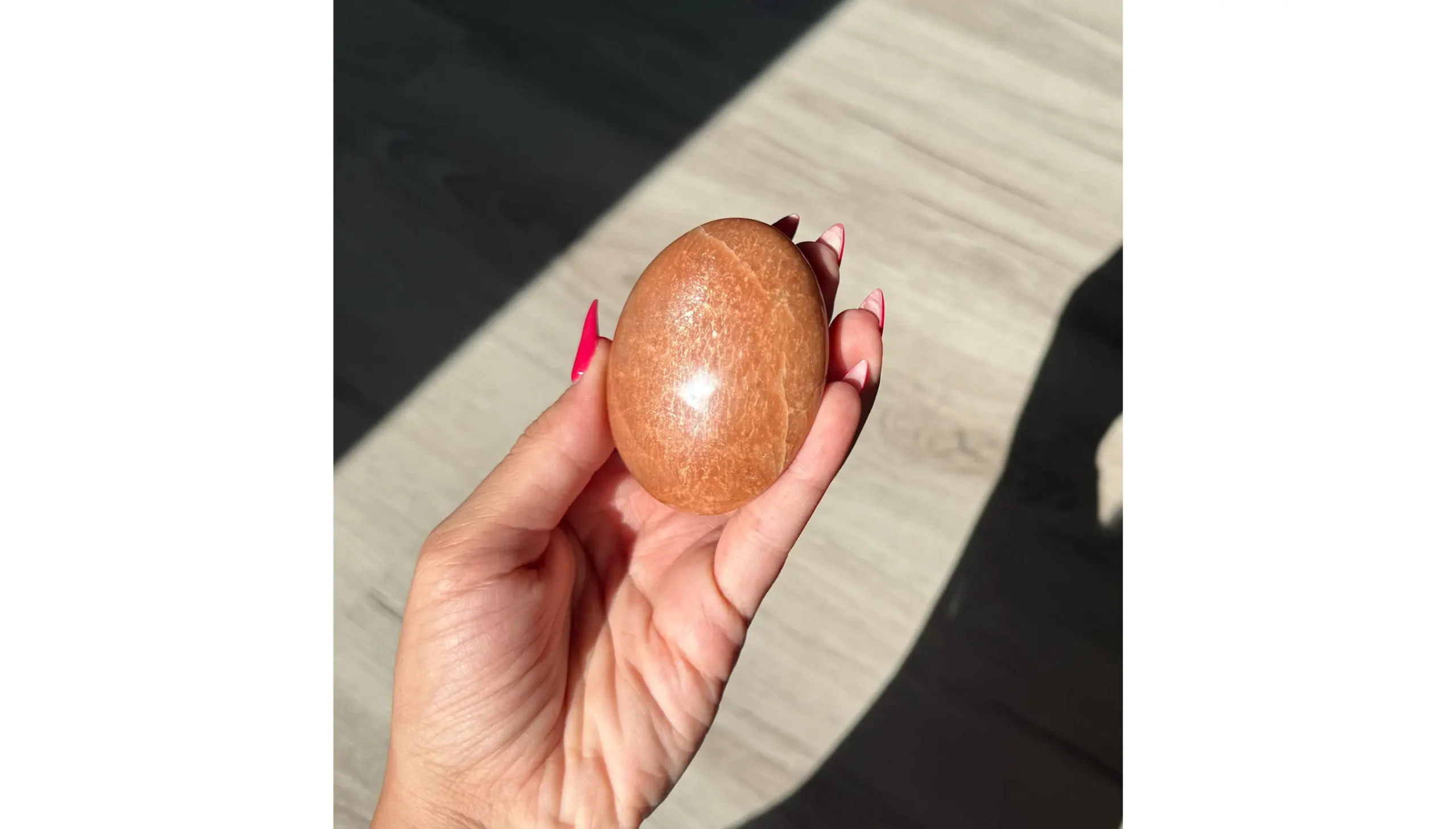 🍑🌙Peachy Moonstone ~ The Queen's Moon Palm Stone🌙🍑