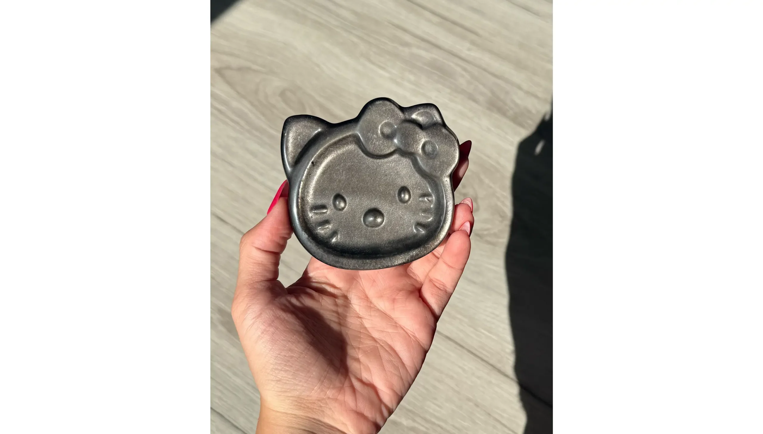 🖤🌙Silver Sheen Obsidian Hello Kitty Tray🌙🖤