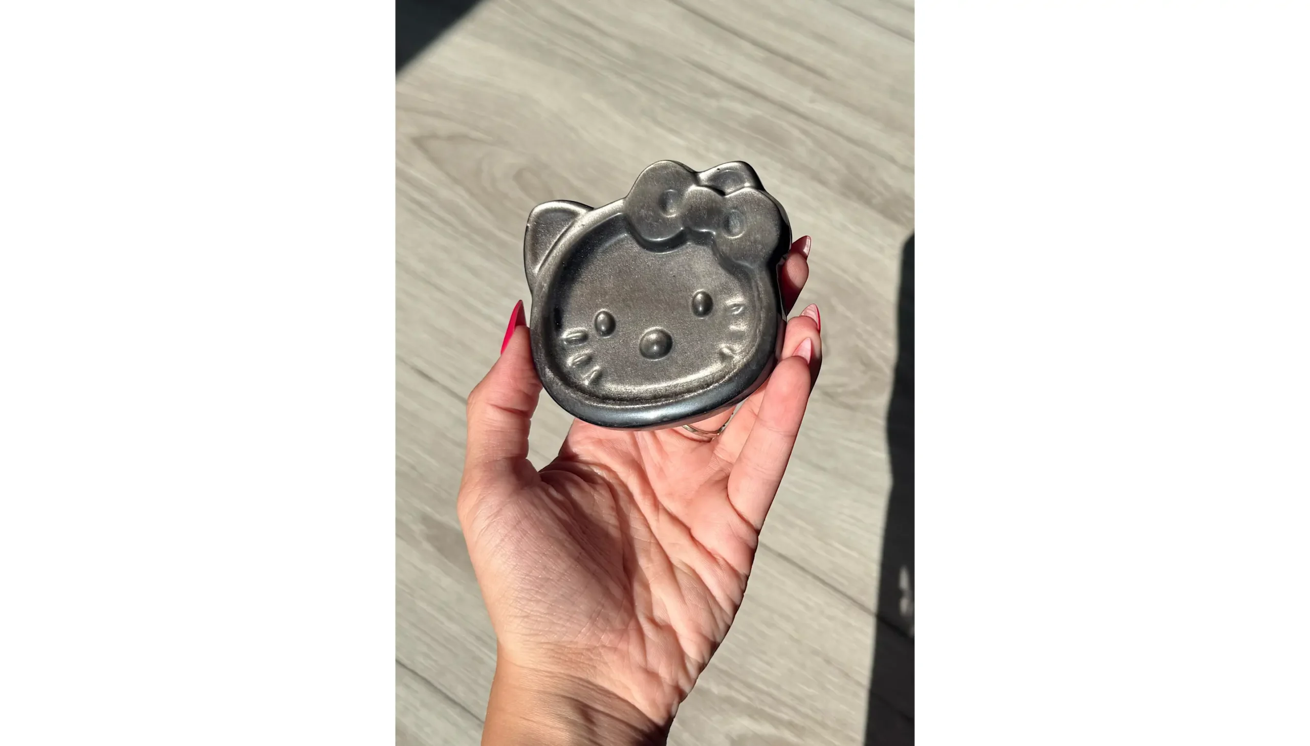 🖤🌙Silver Sheen Obsidian Hello Kitty Tray🌙🖤 - Image 4