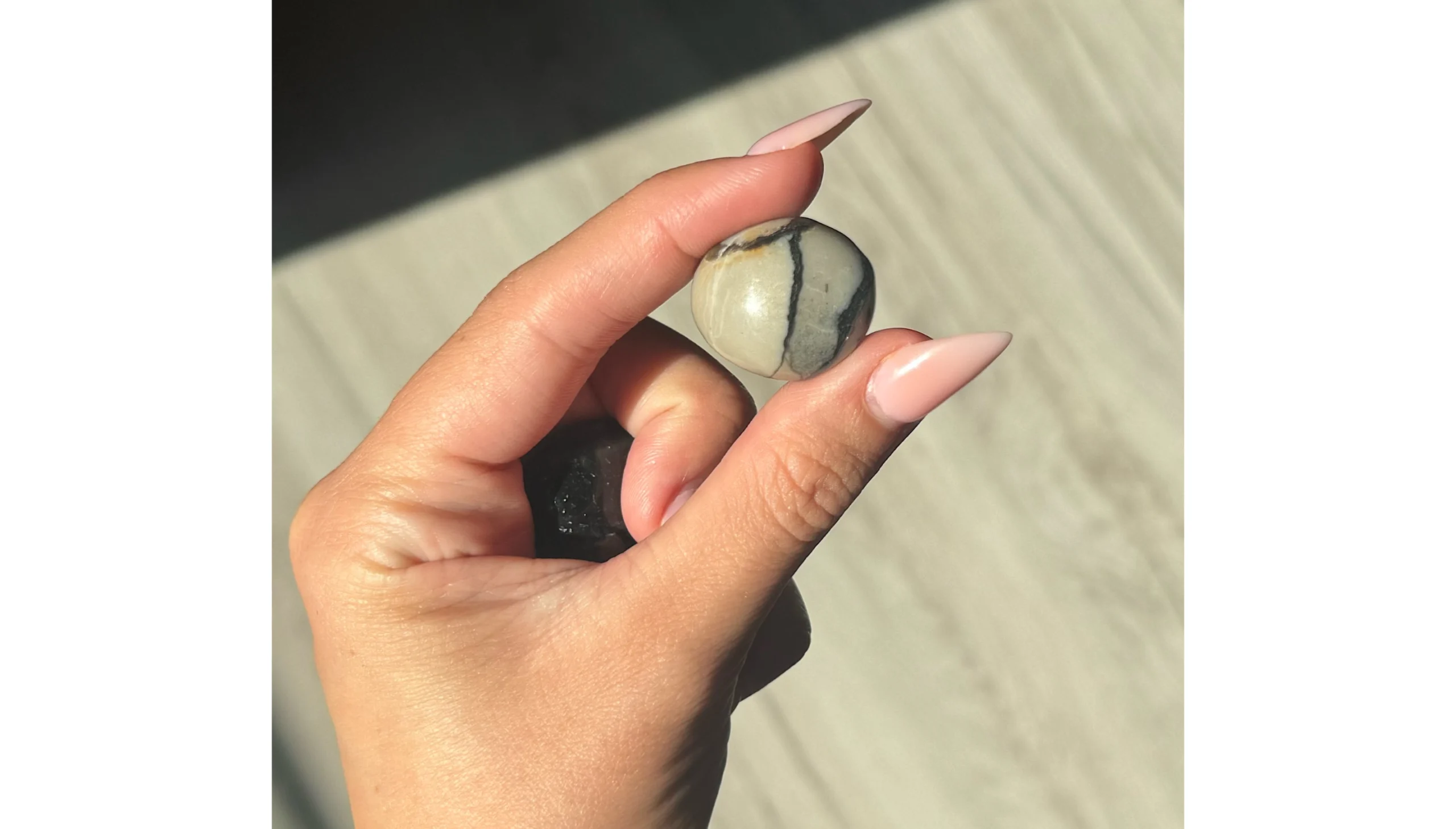 🌋The Sleeping Dragon Drops ~ UV Reactive Volcano Agate🌋 - Image 2
