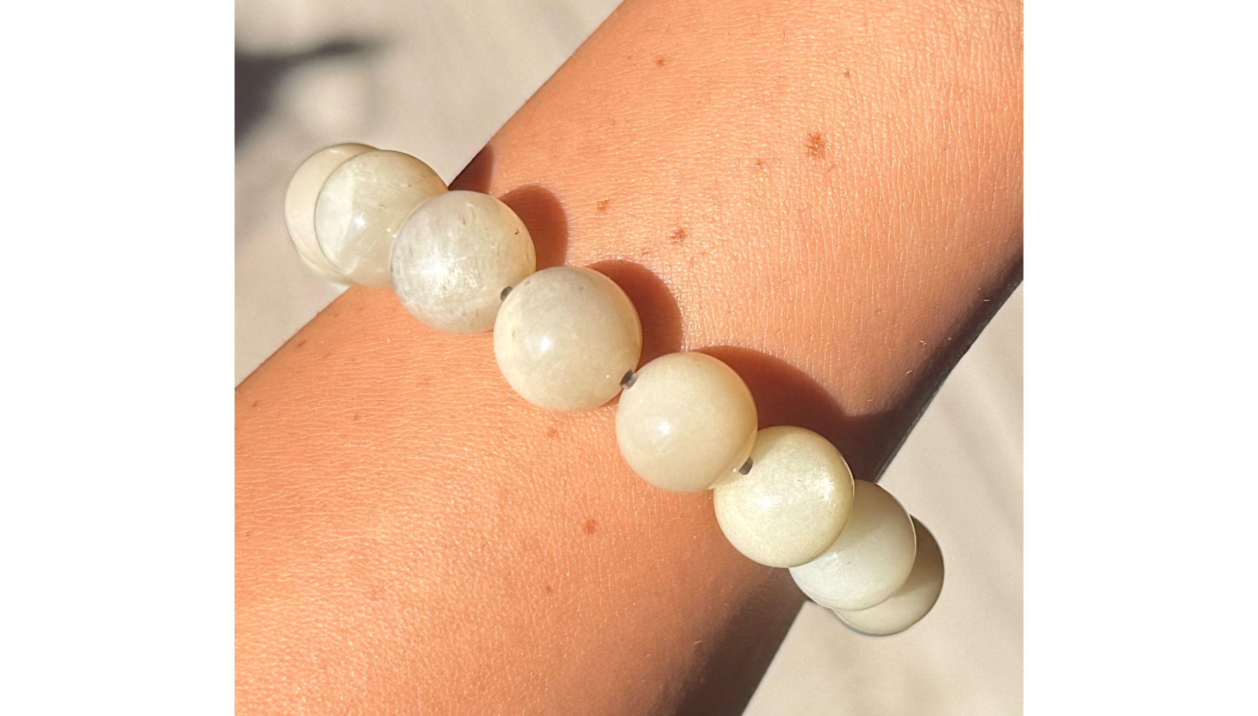 🌙🤍Moonlit Silence ~ Super Moonstone🤍🌙