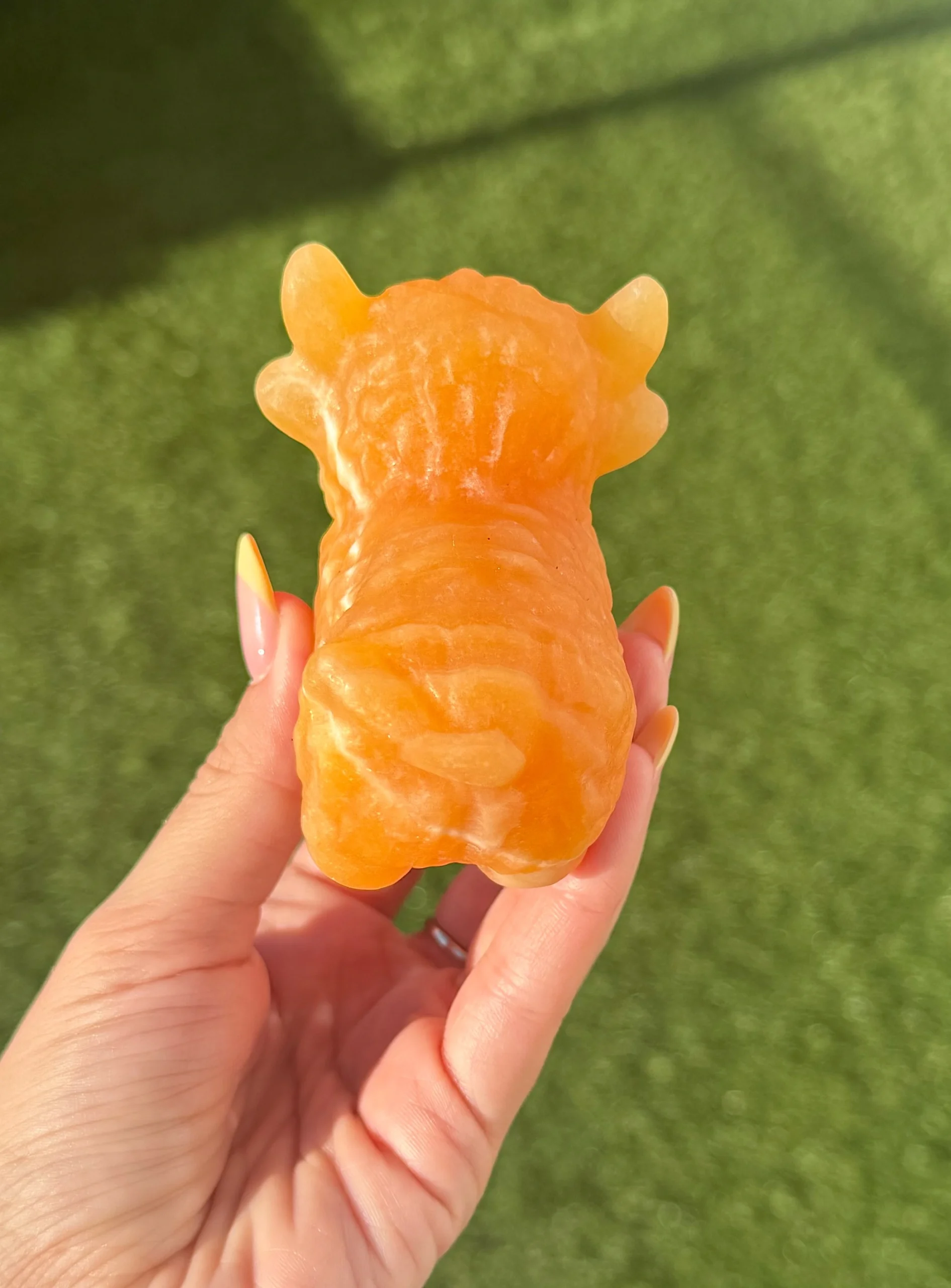 🧡🐮The Sunblush Keeper ~ Orange Calcite Highland Cow🐮🧡 - Image 3