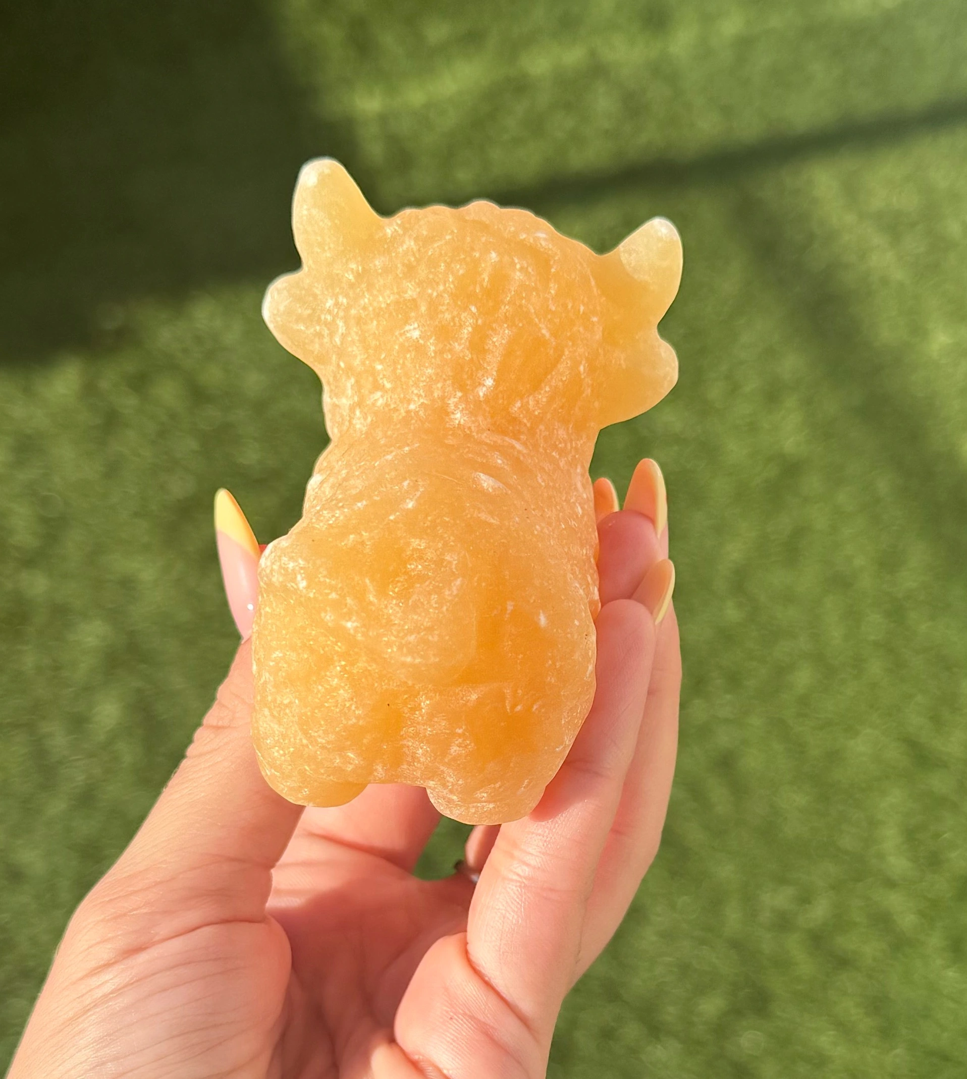 🧡🐮The Golden Wink ~ Orange Calcite Highland Cow🐮🧡 - Image 3